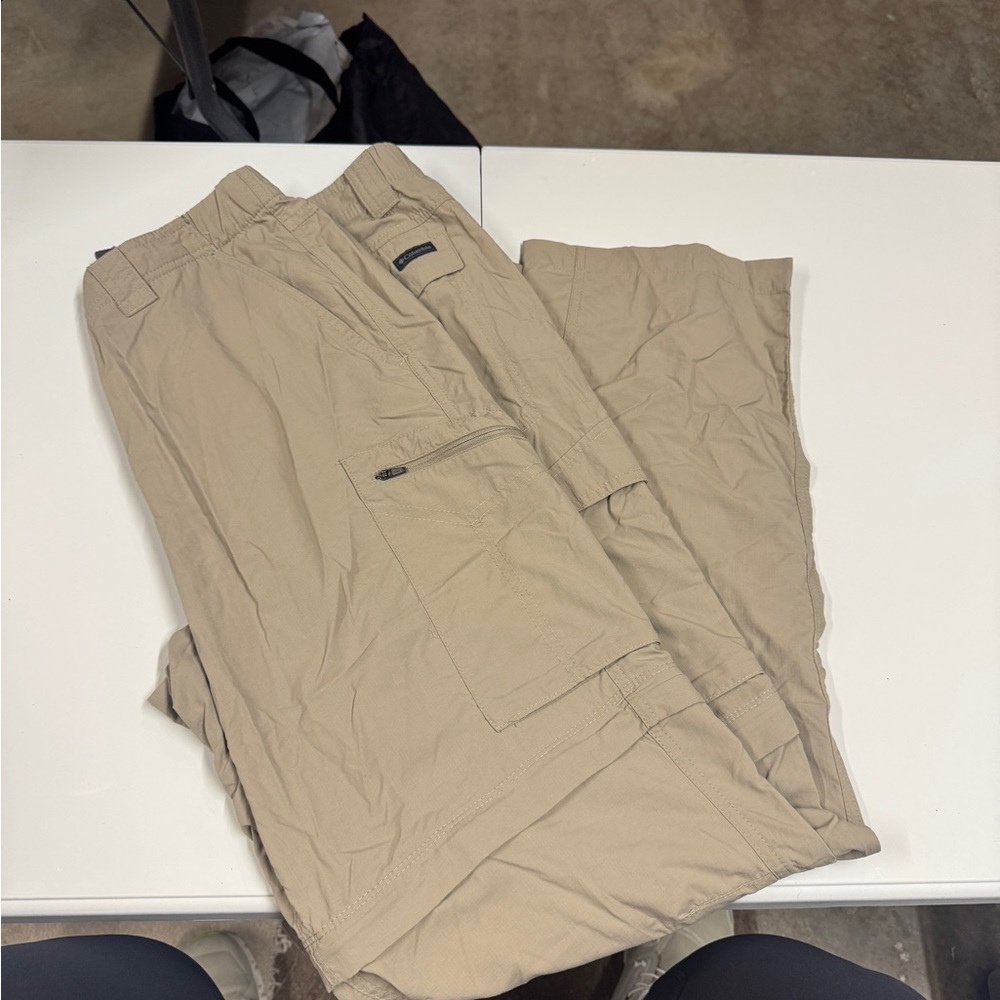 Columbia Men's Khaki Cargo Pants
